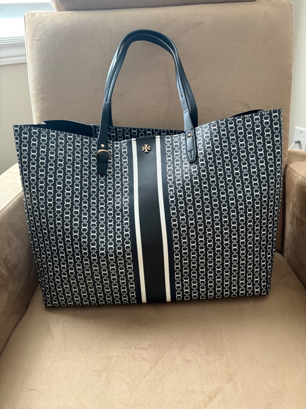 Tory Burch Gemini Link Tote in Black and White Logo